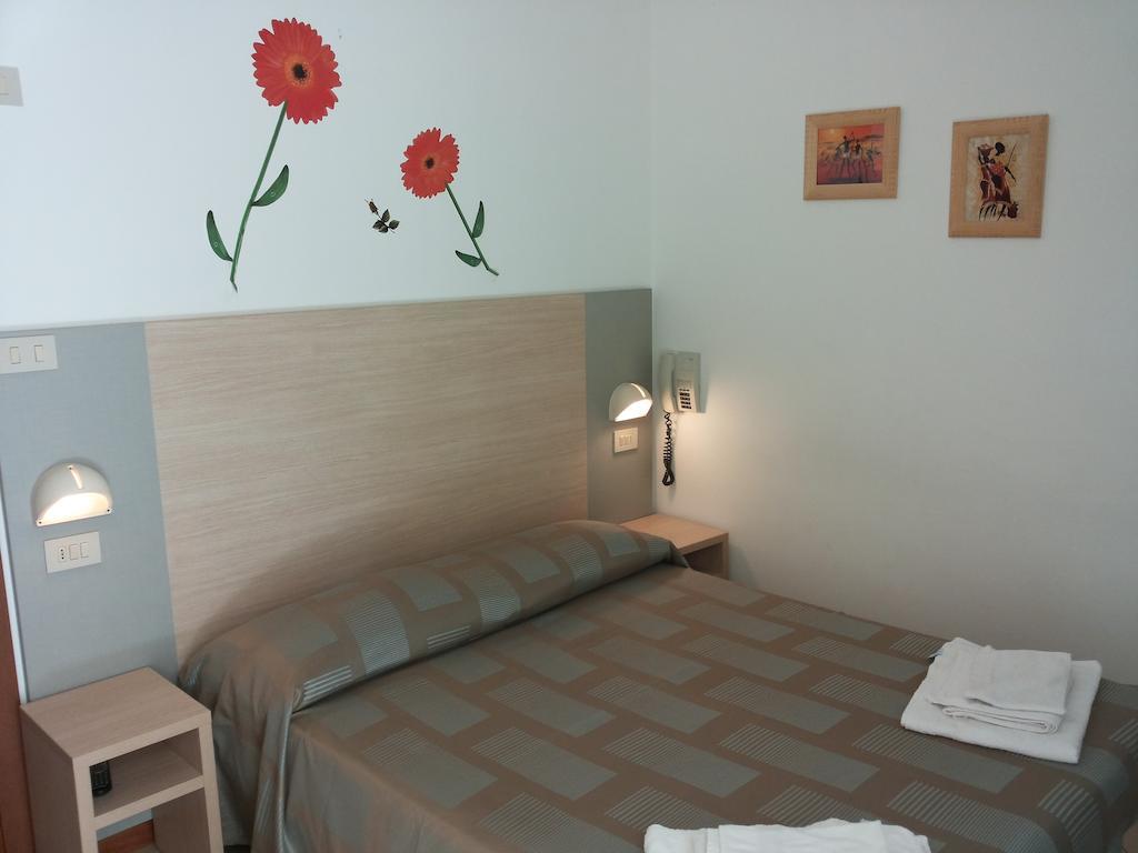 Hotel Cannes Rimini Kamer foto