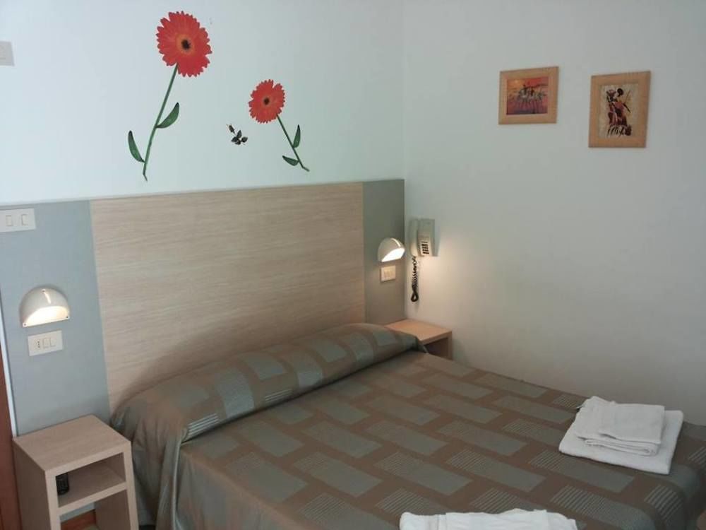 Hotel Cannes Rimini Buitenkant foto