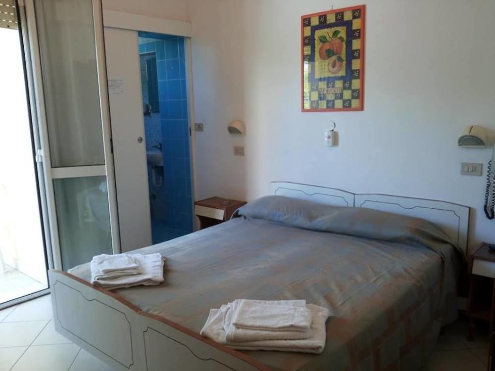 Hotel Cannes Rimini Buitenkant foto