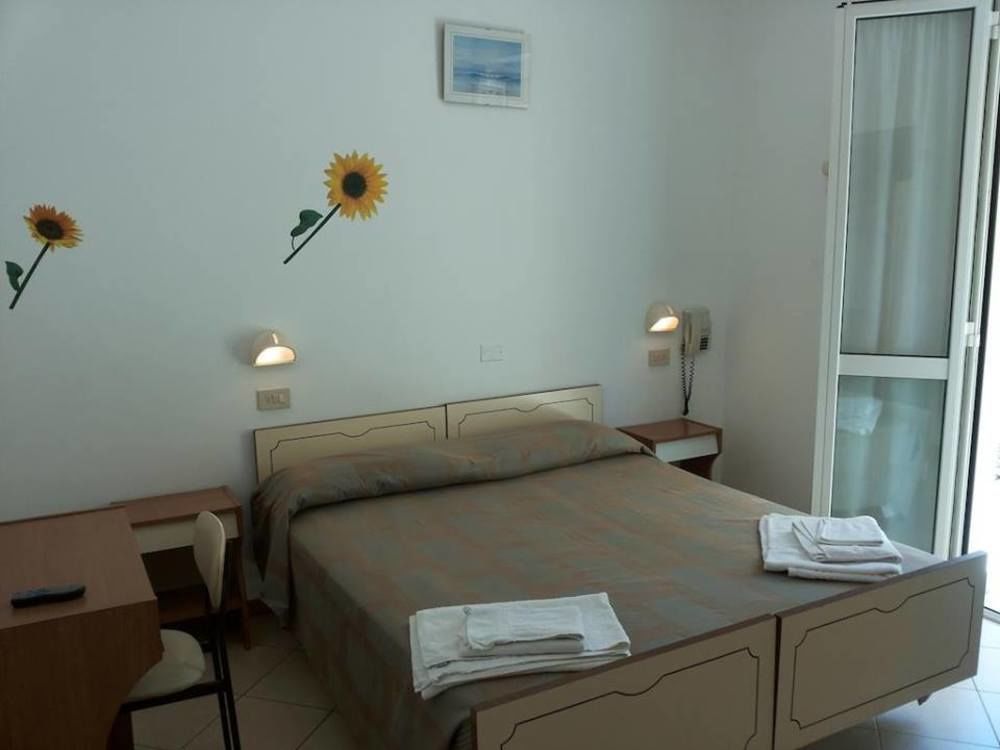 Hotel Cannes Rimini Buitenkant foto