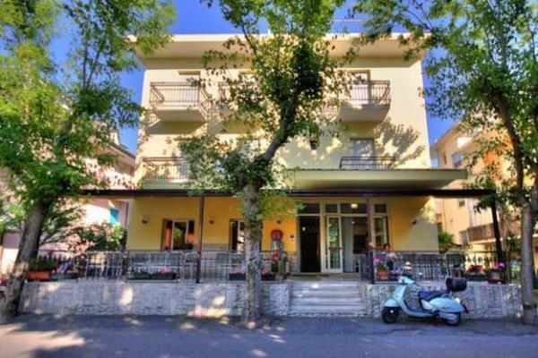 Hotel Cannes Rimini Buitenkant foto